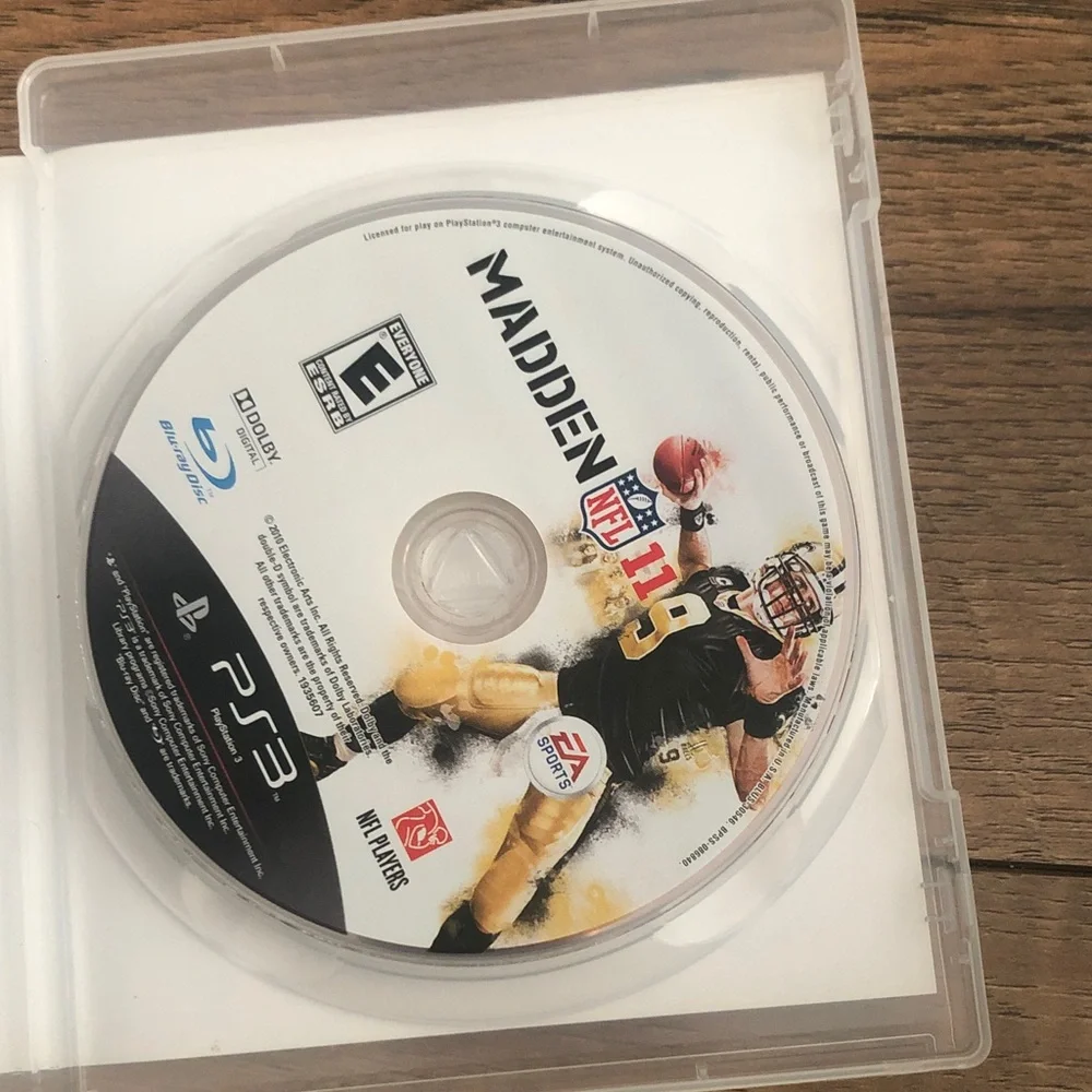 Sony PS3 Madden NFL 11 - Black and White